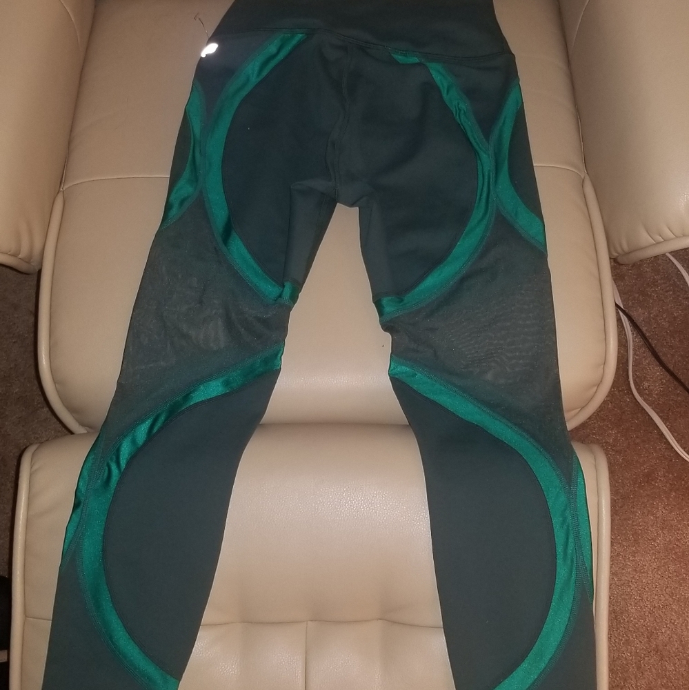Fabletics highwaisted powerhold leggings